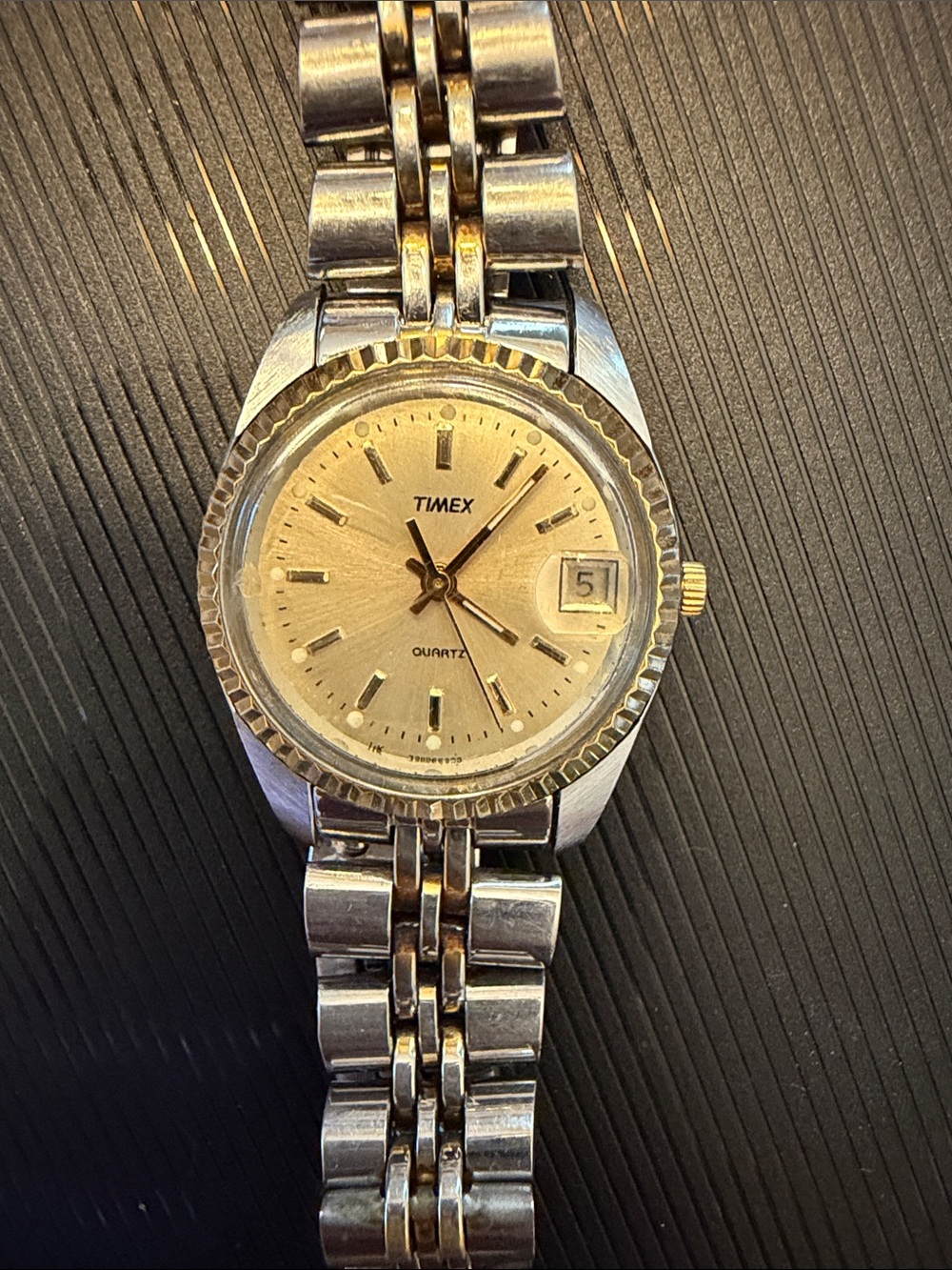 Vintage Timex Women’s Quartz Two-Tone Watch with Fluted Bezel WORKS!
